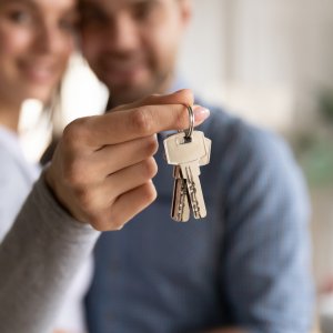 Umzug_paar_schlüssel